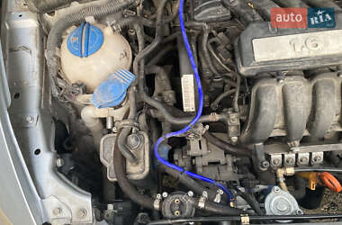 Хетчбек SEAT Toledo 2006 в 