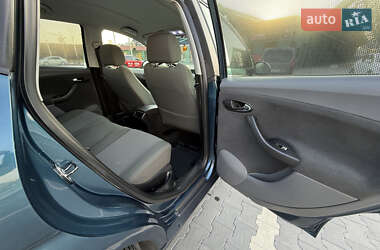 Хэтчбек SEAT Toledo 2004 в 