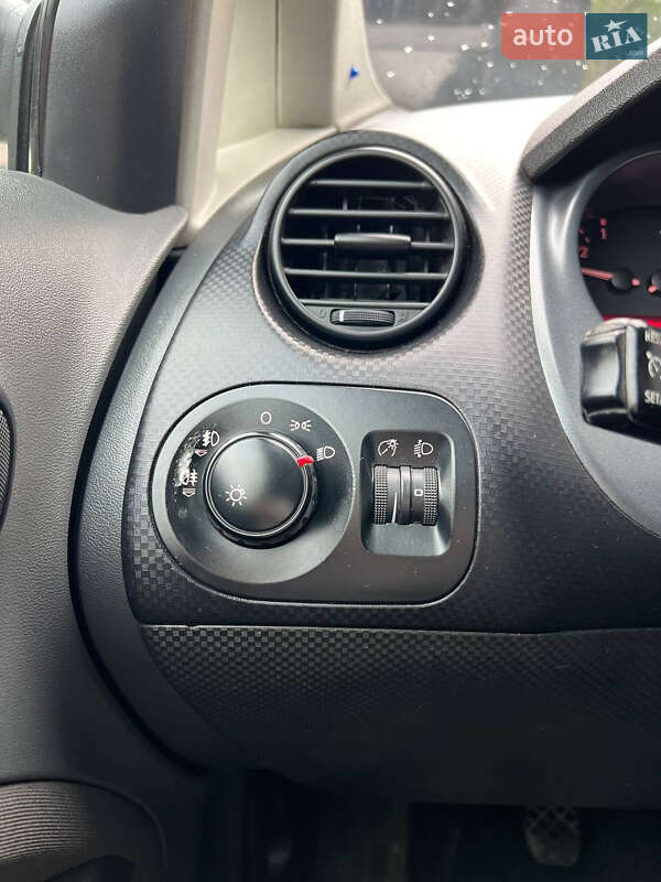 Хетчбек SEAT Toledo 2008 в Львові