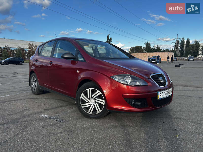 Хэтчбек SEAT Toledo 2008 в Киеве