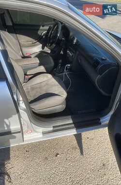 Седан SEAT Toledo 2002 в 