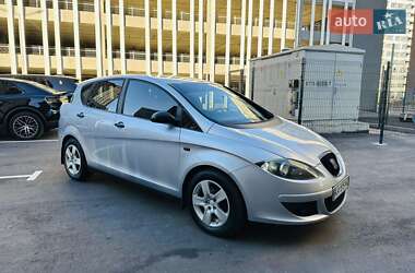 Хэтчбек SEAT Toledo 2006 в 