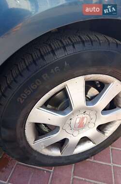 Хэтчбек SEAT Toledo 2006 в 
