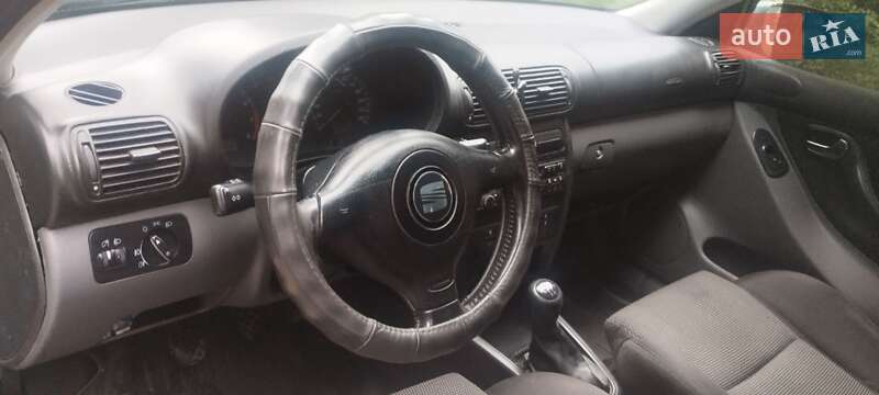 Седан SEAT Toledo 2001 в Рудки