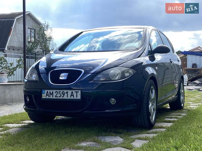 Хетчбек SEAT Toledo 2008 в Ужгороді