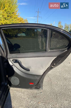 Седан SEAT Toledo 2004 в 