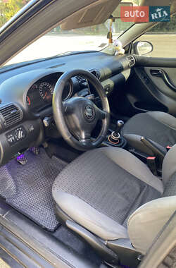 Седан SEAT Toledo 2004 в 