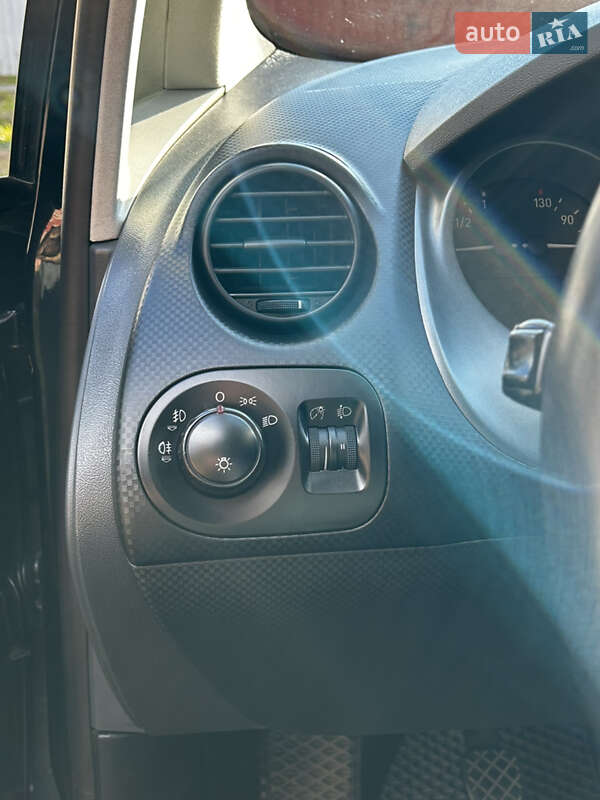 Хетчбек SEAT Toledo 2008 в Львові