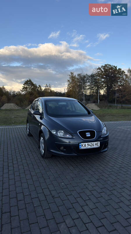 Хетчбек SEAT Toledo 2008 в Долині