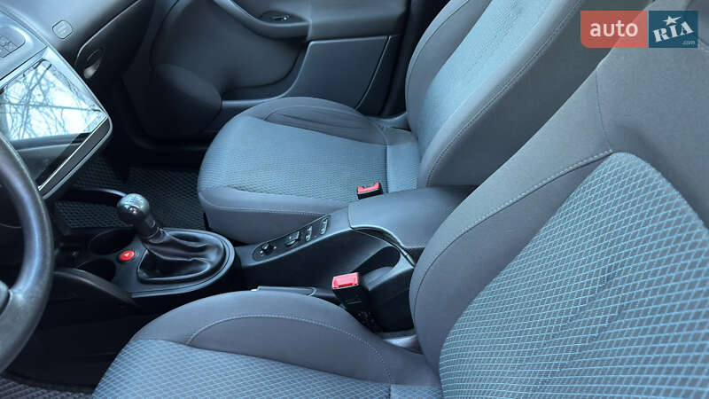 Хетчбек SEAT Toledo 2008 в Долині