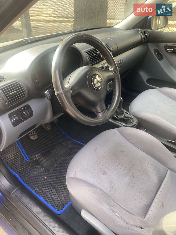 Седан SEAT Toledo 2002 в Львові