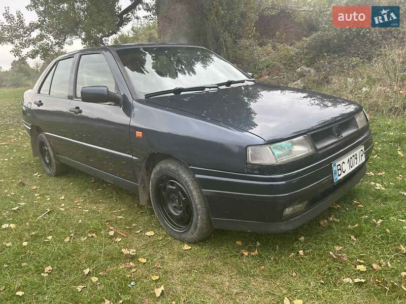 Седан SEAT Toledo 1993 в Мукачевому