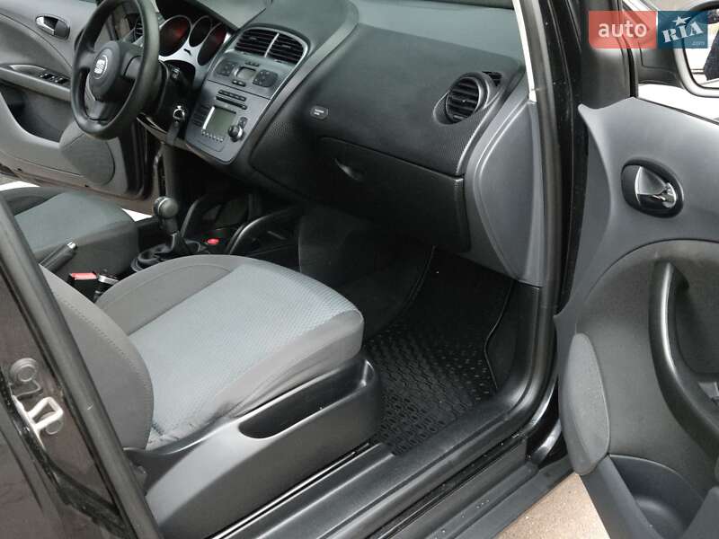 Хэтчбек SEAT Toledo 2008 в Киеве