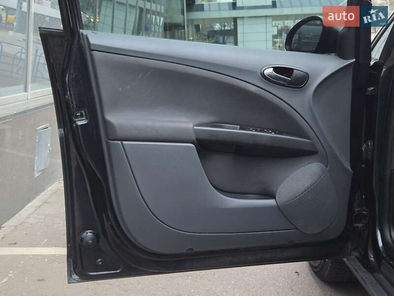 Хэтчбек SEAT Toledo 2008 в Киеве