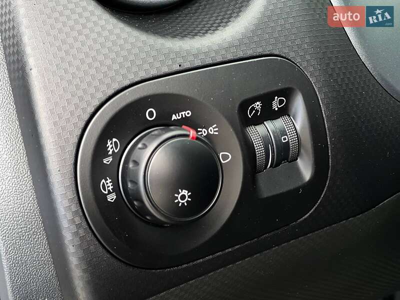 Хетчбек SEAT Toledo 2006 в Києві фото 16 Хетчбек SEAT Toledo 2006 в Києві