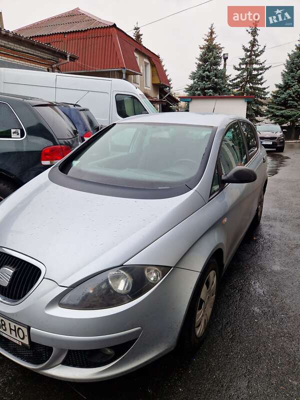 Хэтчбек SEAT Toledo 2008 в Киеве