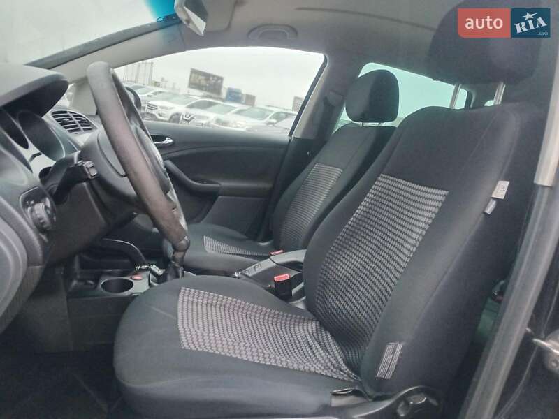 Хэтчбек SEAT Toledo 2008 в Львове