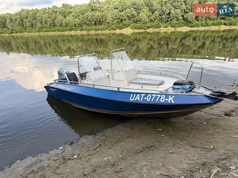 Лодка Silver Hawk 2002 в Чернигове Лодка Silver Hawk 2002 в Чернигове