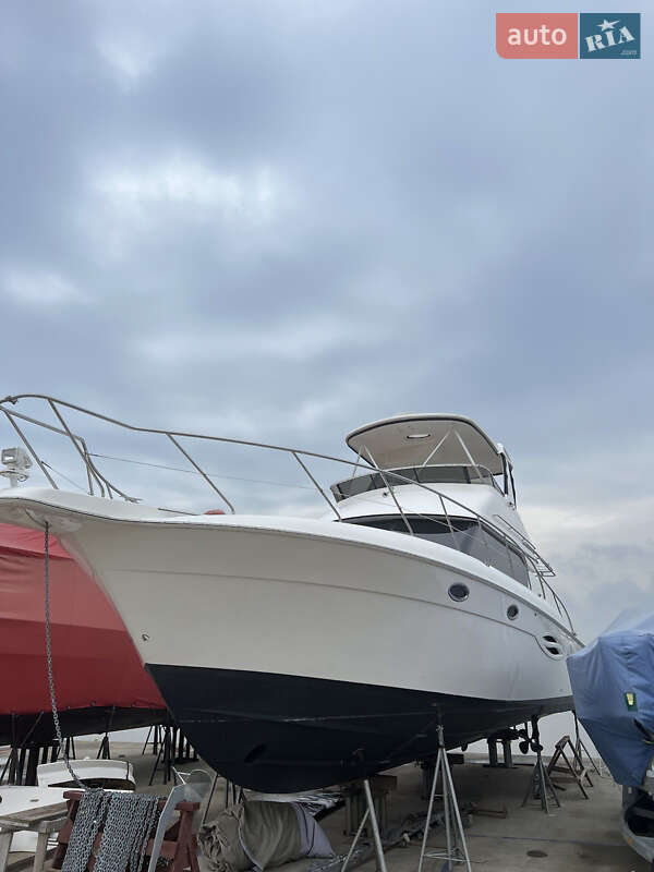 Моторная яхта Silverton 42 2002 в Одессе
