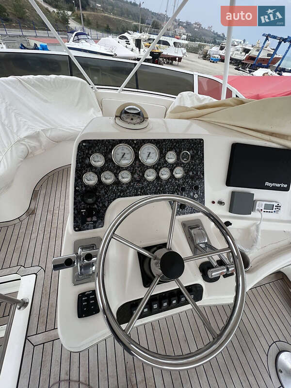 Моторная яхта Silverton 42 2002 в Одессе
