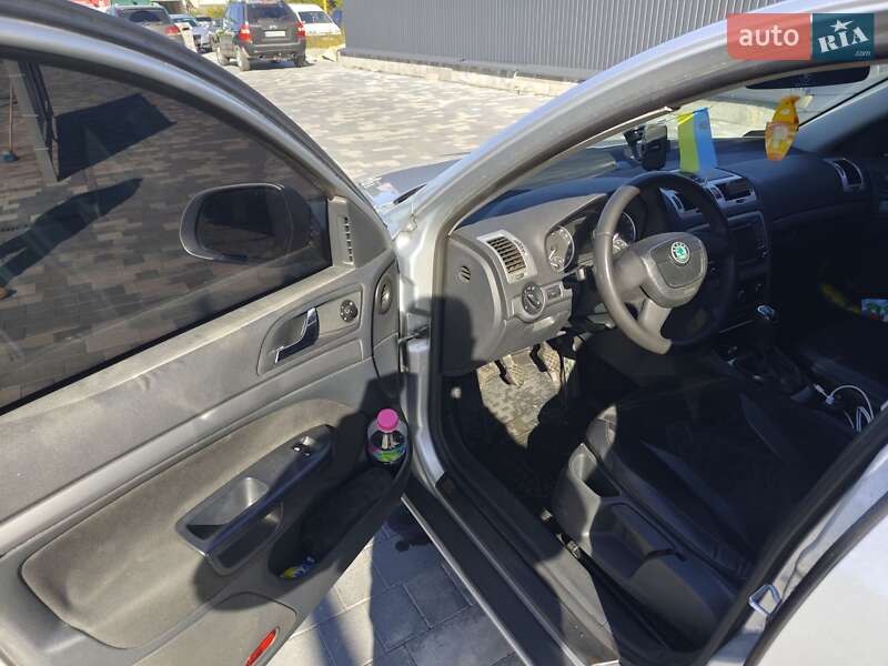 Універсал Skoda 110 2010 в Новояворівську