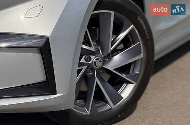 Позашляховик / Кросовер Skoda Enyaq iV 2021 в 