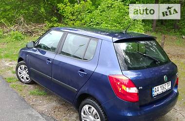 Хэтчбек Skoda Fabia 2011 в Киеве