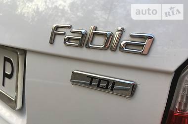 Хэтчбек Skoda Fabia 2011 в Дрогобыче