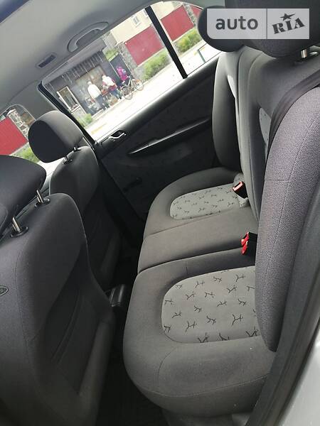 Седан Skoda Fabia 2002 в Києві фото 15 Седан Skoda Fabia 2002 в Києві