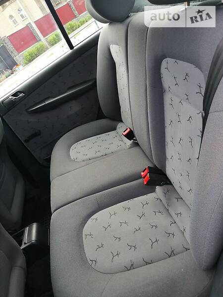 Седан Skoda Fabia 2002 в Києві фото 14 Седан Skoda Fabia 2002 в Києві