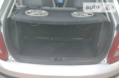 Хетчбек Skoda Fabia 2002 в 