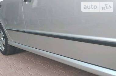 Хетчбек Skoda Fabia 2002 в 