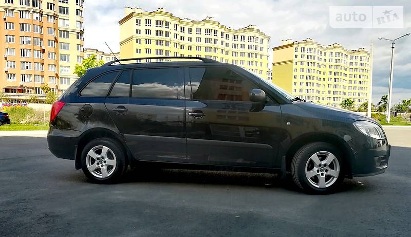 Універсал Skoda Fabia 2009 в Києві