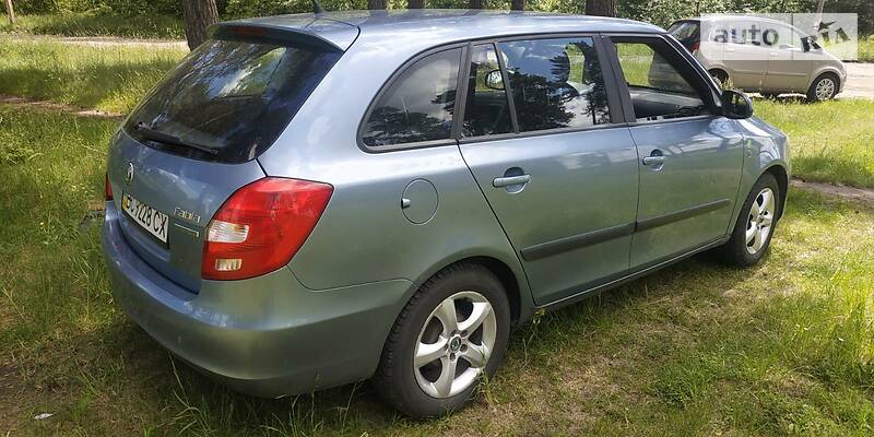 Універсал Skoda Fabia 2011 в Сокалі