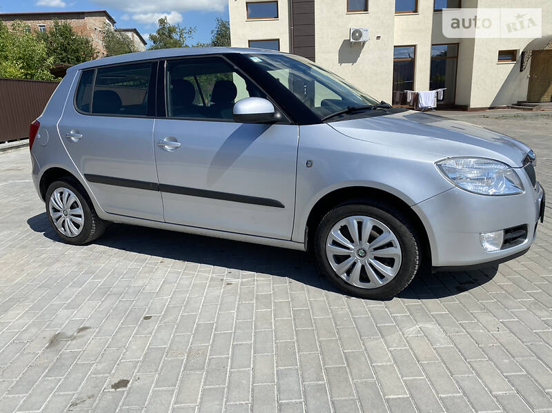 Хэтчбек Skoda Fabia 2009 в Староконстантинове