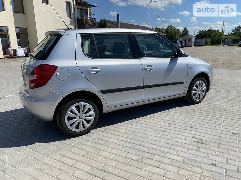 Хэтчбек Skoda Fabia 2009 в Староконстантинове