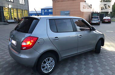 Хетчбек Skoda Fabia 2011 в 