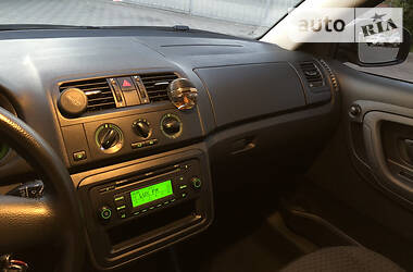 Хетчбек Skoda Fabia 2011 в 