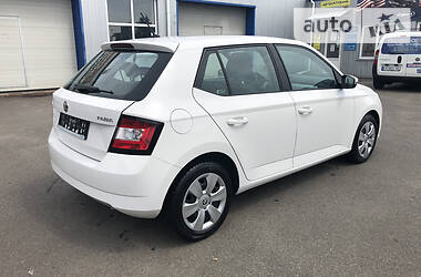 Хетчбек Skoda Fabia 2017 в 