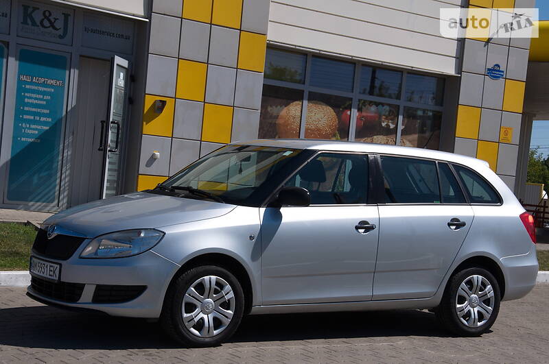 Універсал Skoda Fabia 2013 в Житомирі