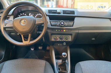 Хетчбек Skoda Fabia 2017 в 
