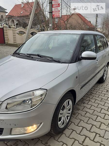 Хэтчбек Skoda Fabia 2010 в Черновцах