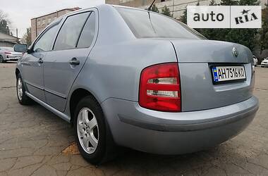 Седан Skoda Fabia 2002 в Киеве