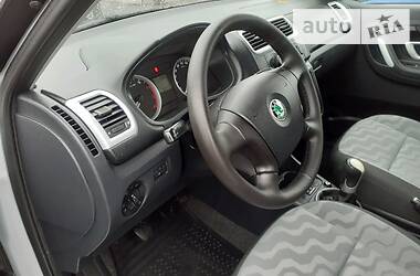 Хэтчбек Skoda Fabia 2009 в Черновцах