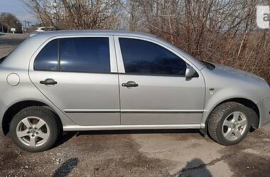 Хэтчбек Skoda Fabia 2002 в Днепре