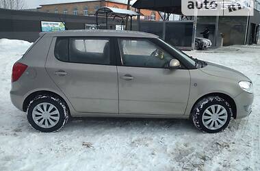 Хэтчбек Skoda Fabia 2014 в Миргороде