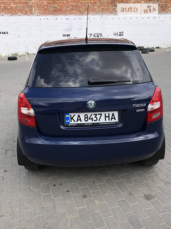 Хэтчбек Skoda Fabia 2012 в Черновцах
