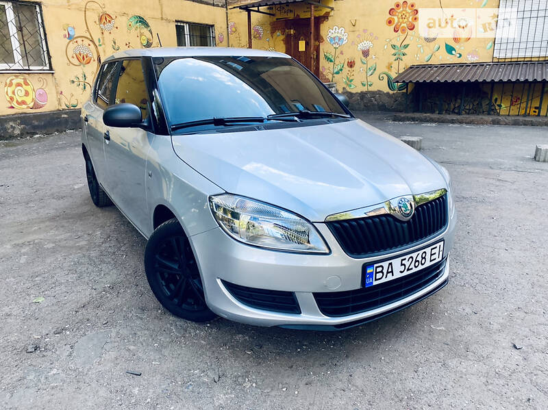 Хэтчбек Skoda Fabia 2011 в Кривом Роге