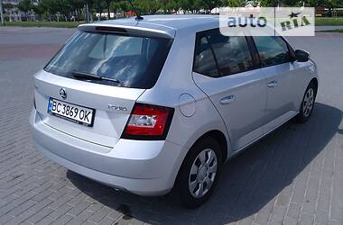 Хэтчбек Skoda Fabia 2017 в 