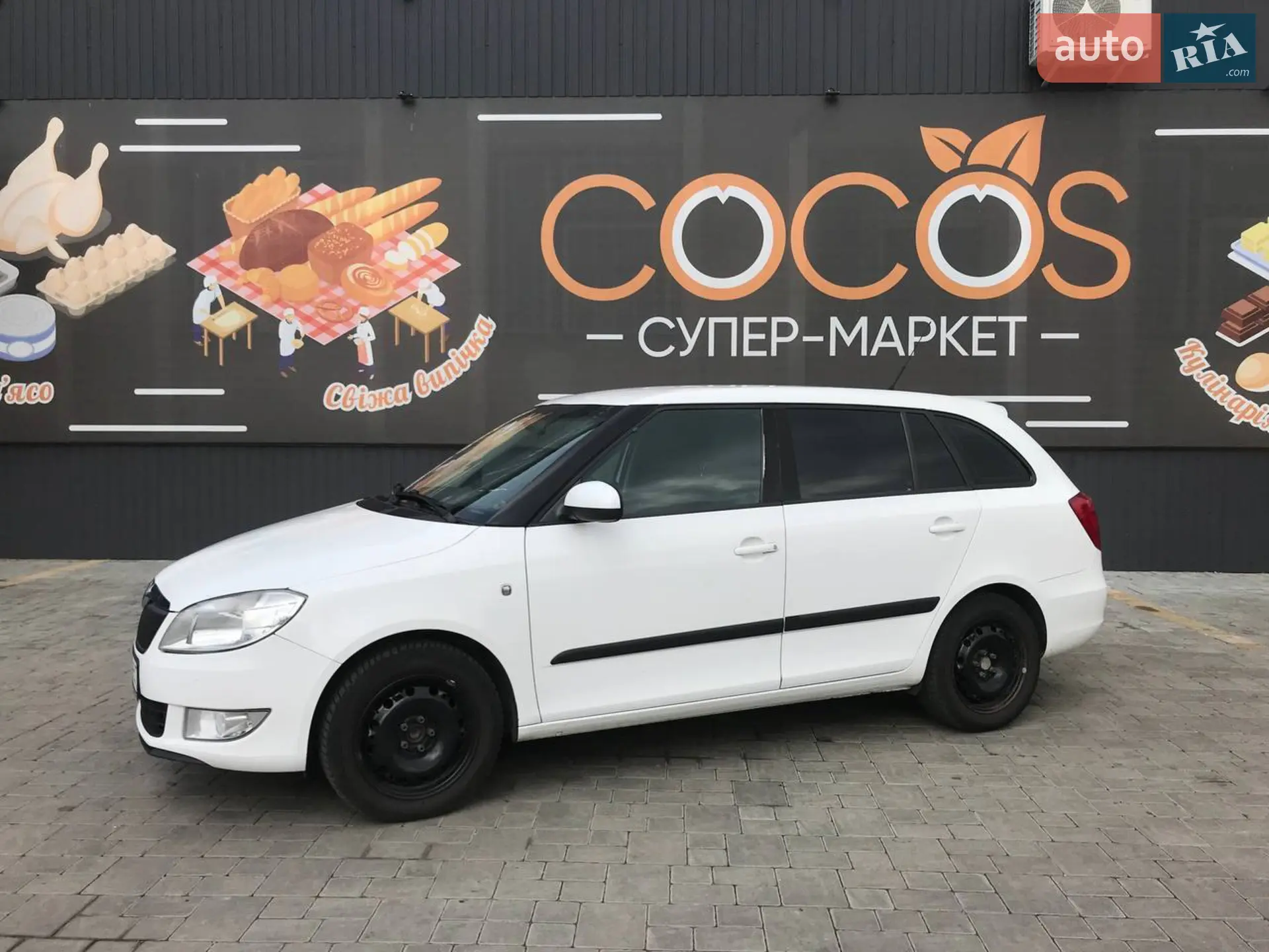 2011 Skoda Fabia - мініатюра 2